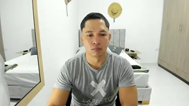 Snapshot of Valerioe chatting on 04/19/26, 09:32 Valerioe online show from 04/19/26, 09:32