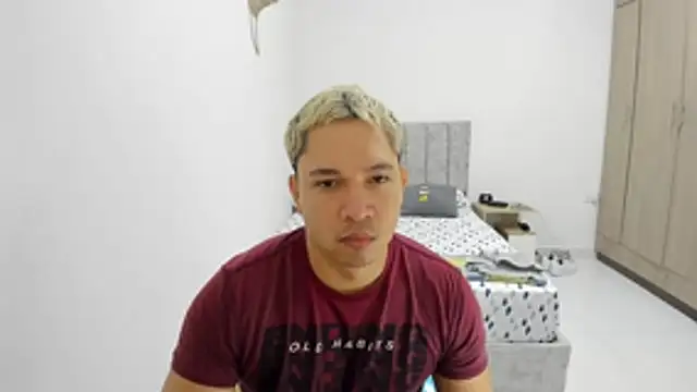 Snapshot of Valerioe chatting on 06/01/26, 08:25 Valerioe online show from 06/01/26, 08:25