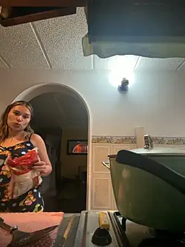 AntonelaDaly online show from 10/16/25, 06:16