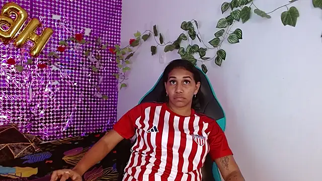 Kristel lee online show from 11/19/25, 08:42