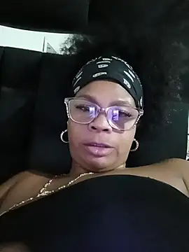 Melanie candy  online show from 02/06/26, 12:28