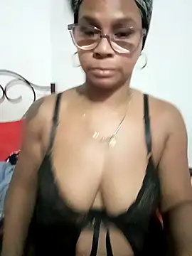 Melanie candy  online show from 10/20/25, 11:16