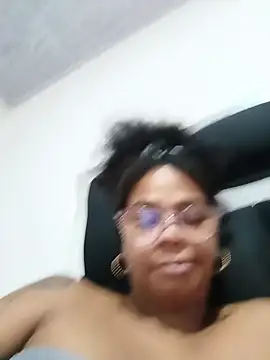 Melanie candy  online show from 04/05/26, 02:40