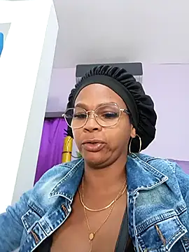 Melanie candy  online show from 03/18/25, 07:22