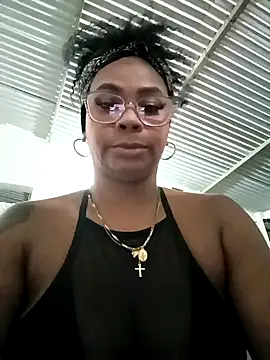 Melanie candy  online show from 10/04/25, 12:56