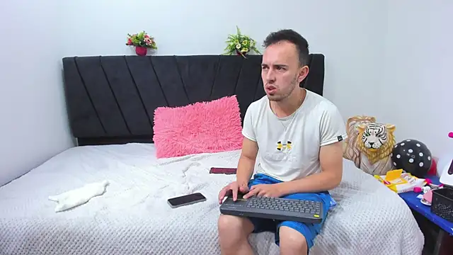 big-dicktop23 online show from 01/14/26, 04:32