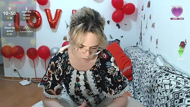 hotmilf4uxxx online show from 03/19/26, 09:42