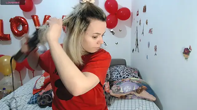 hotmilf4uxxx online show from 02/25/26, 11:32