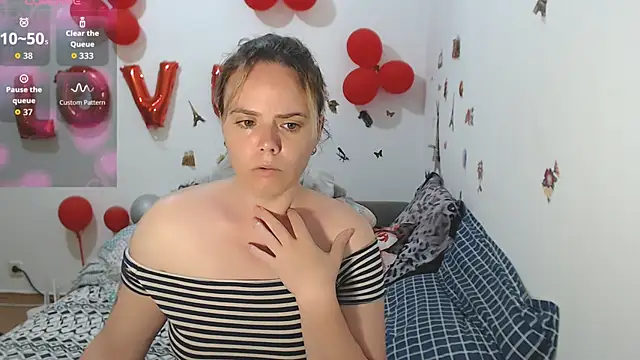 hotmilf4uxxx online show from 06/03/26, 10:38
