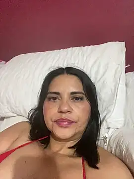 paolagomez  online show from 10/31/25, 10:45