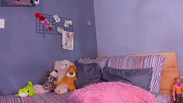 Snapshot of tiffbeatiful chatting on 02/20/25, 03:23 tiffbeatiful online show from 02/20/25, 03:23