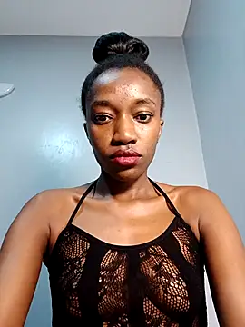 Snapshot of kinkybeby chatting on 10/15/25, 04:44 kinkybeby online show from 10/15/25, 04:44