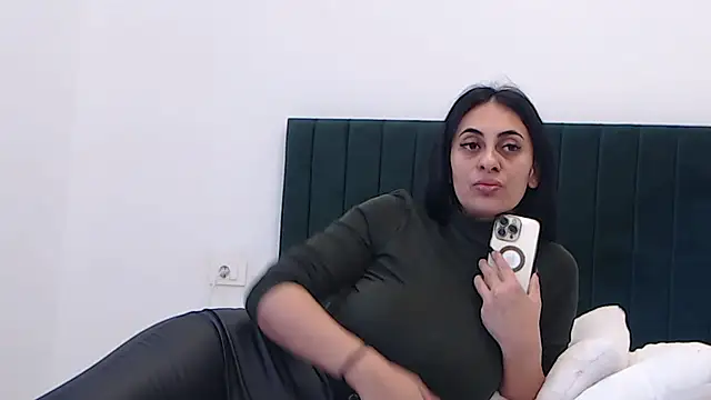 Aimeclark online show from 11/22/25, 08:46