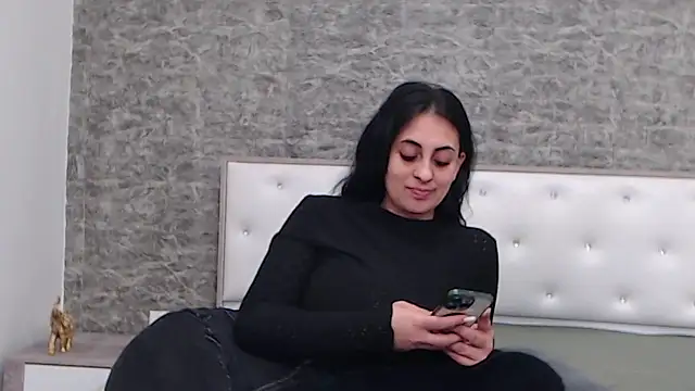 Snapshot of Aimeclark chatting on 02/04/25, 12:22 Aimeclark online show from 02/04/25, 12:22