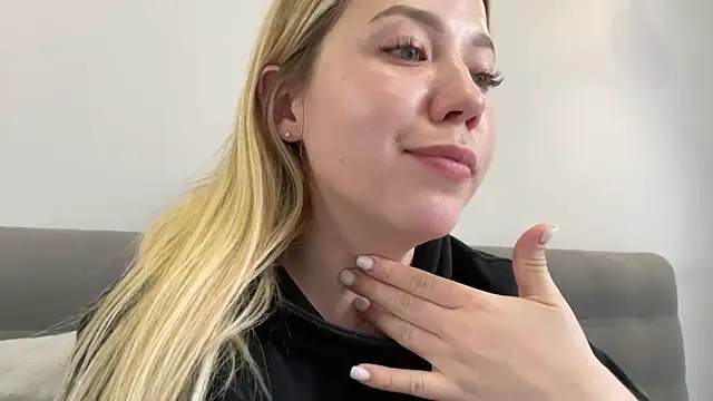 Embersweetbunny online show from 11/04/25, 11:47