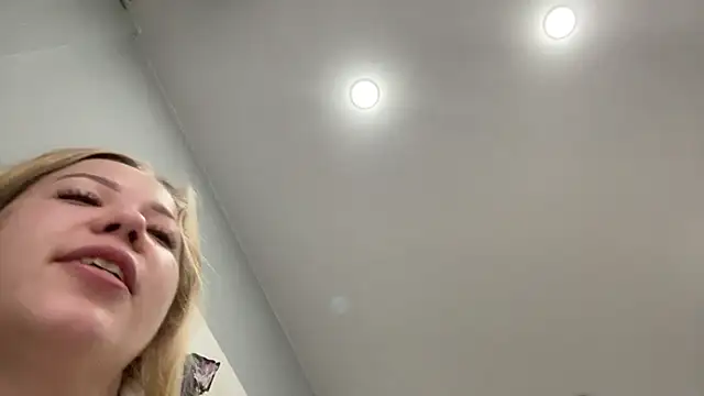 Embersweetbunny online show from 09/11/25, 06:46