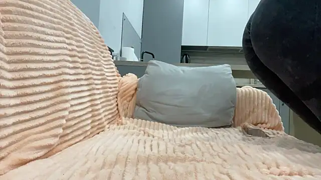 Embersweetbunny online show from 10/01/25, 04:22