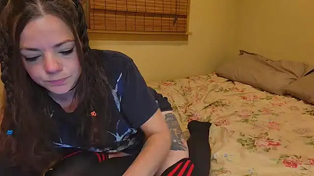 MiaElizabeth online show from 11/07/25, 08:52