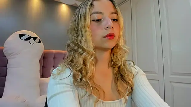IssadoraJames online show from 09/23/25, 09:00