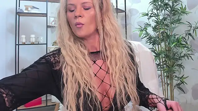 Smileyelyourgf online show from 02/17/26, 08:06