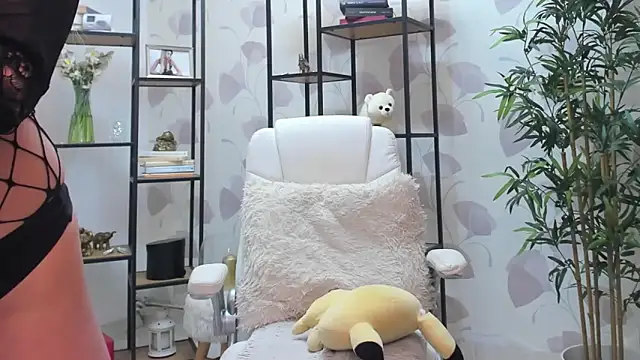 Smileyelyourgf online show from 04/17/26, 07:49