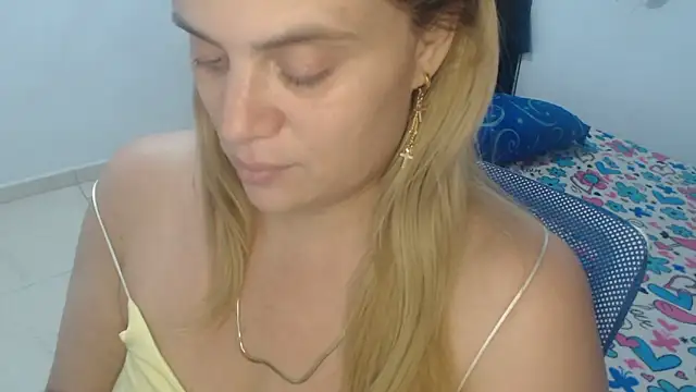 Snapshot of Elza_Blonde chatting on 02/27/25, 10:42 Elza Blonde online show from 02/27/25, 10:42
