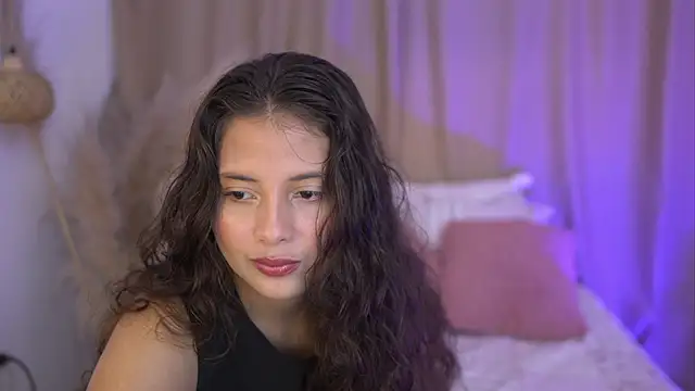 lirio05 online show from 11/24/25, 06:52