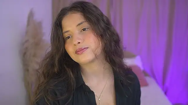 lirio05 online show from 10/28/25, 06:29