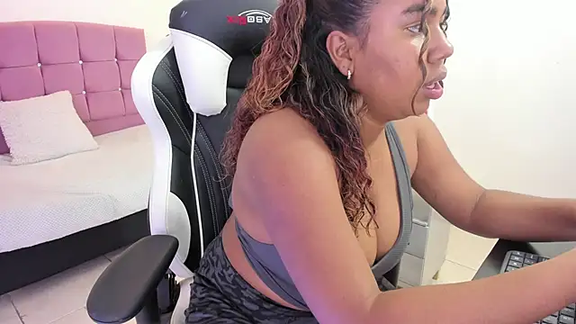 Lizzie Williams  online show from 03/26/26, 03:27