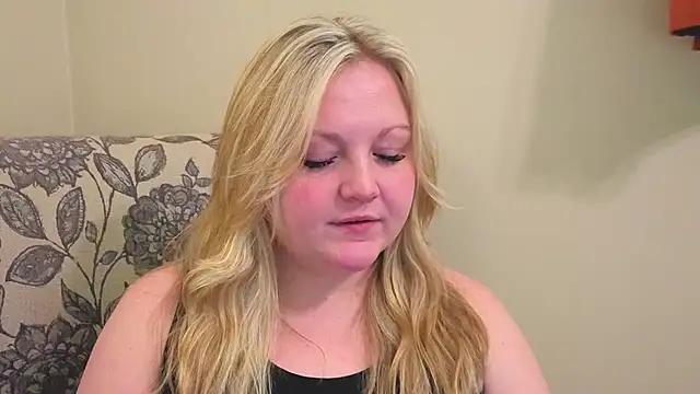 PhatAssBlond online show from 04/28/26, 07:18