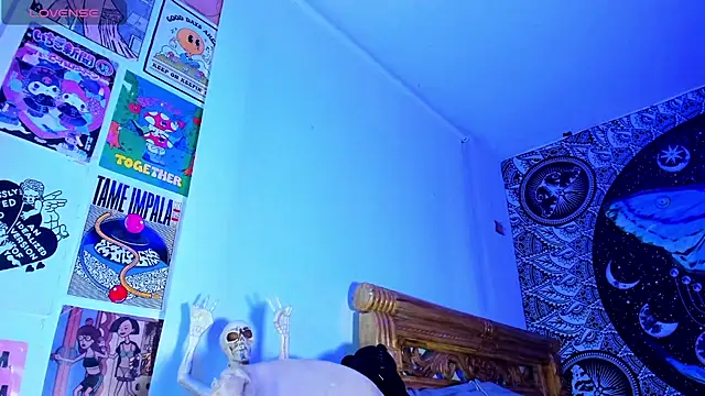 Snapshot of yourrosenrot chatting on 10/31/25, 01:46 yourrosenrot online show from 10/31/25, 01:46