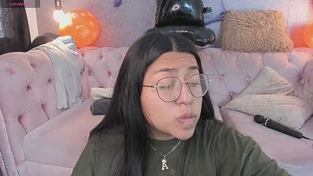 grace77   online show from 11/01/25, 12:43