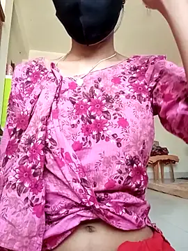 Raya-Moni online show from 11/18/25, 07:55