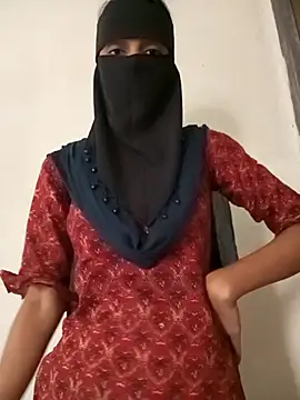 Raya-Moni online show from 11/13/25, 07:23