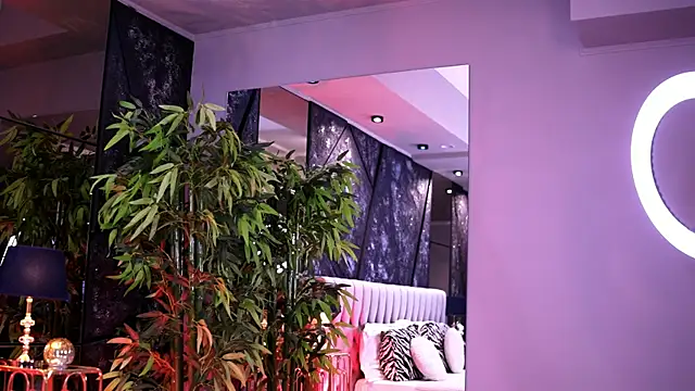 NicoleCellini online show from 01/06/26, 07:51