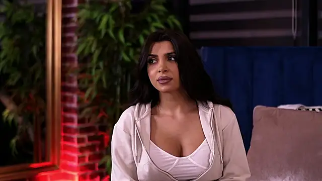 NicoleCellini online show from 12/04/25, 07:13