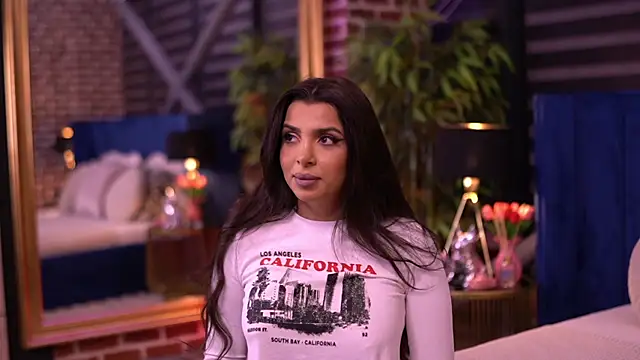 NicoleCellini online show from 12/05/25, 07:12