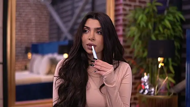 NicoleCellini online show from 11/05/25, 06:33