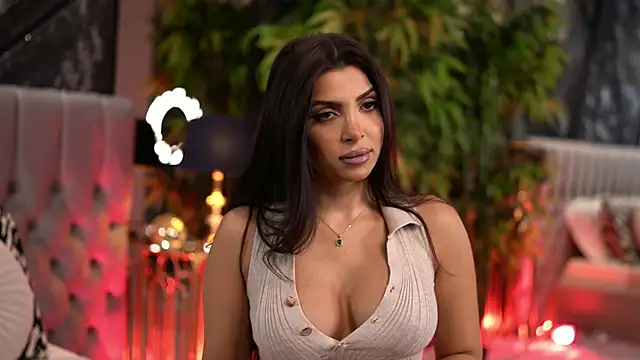 NicoleCellini online show from 12/19/25, 07:27