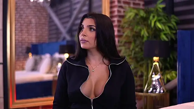 NicoleCellini online show from 10/15/25, 06:05