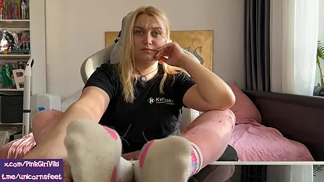 unicornsfeet online show from 04/10/26, 02:46