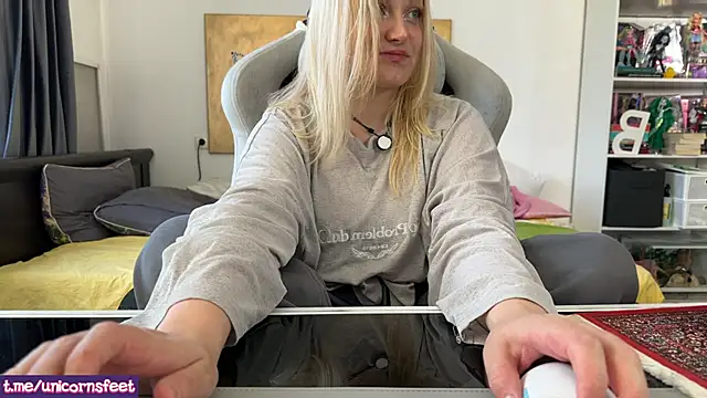Snapshot of unicornsfeet chatting on 05/16/26, 03:11 unicornsfeet online show from 05/16/26, 03:11