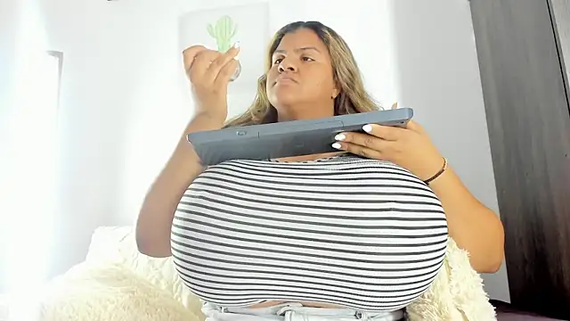 bigmom69  online show from 03/24/26, 03:56