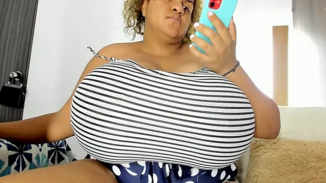 bigmom69  online show from 04/07/26, 10:22