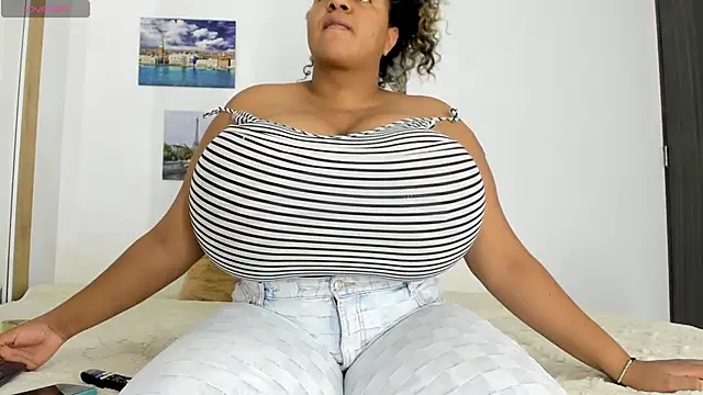 bigmom69  online show from 11/03/25, 12:27