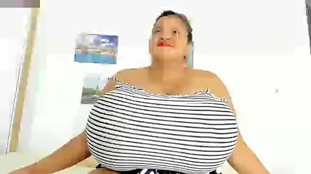 bigmom69  online show from 02/10/25, 03:53