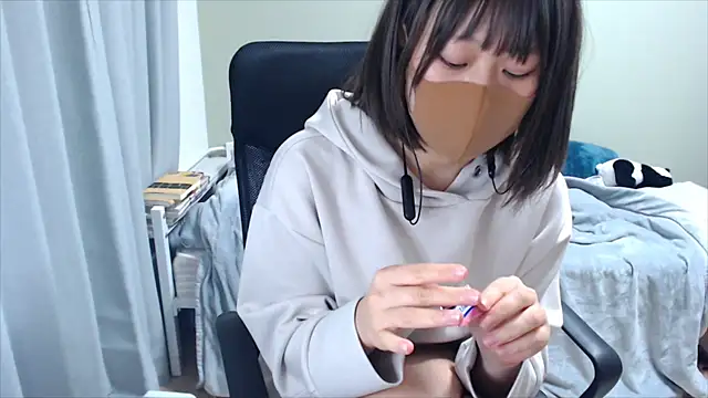 Snapshot of izumi__123 chatting on 12/02/24, 12:24 izumi 123 online show from 12/02/24, 12:24