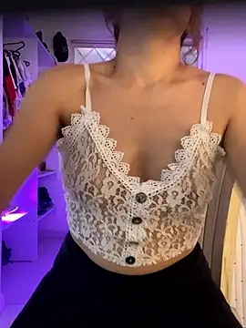 Snapshot of lia_huan chatting on 09/30/25, 02:12 lia huan online show from 09/30/25, 02:12