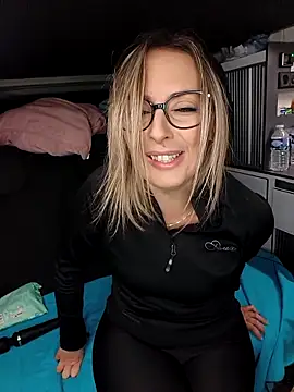 Jade Emeraud online show from 12/02/25, 09:27