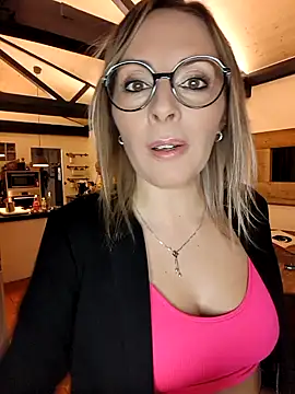 Jade Emeraud online show from 11/21/25, 07:57